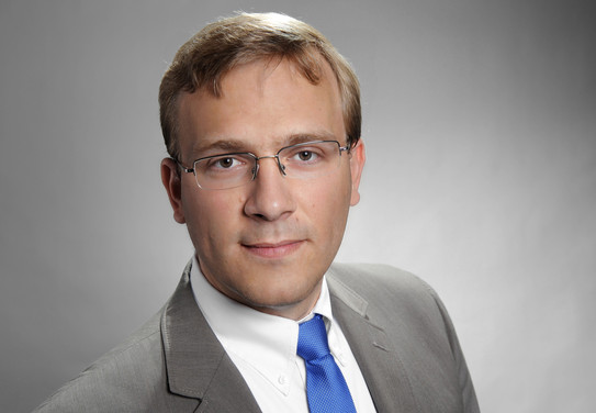 Portrait von Herrn Prof. Dr. Emmanuel Müller von der Technischen Universität Dortmund.