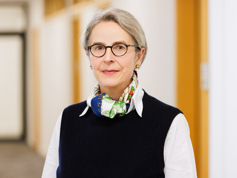 Portraitfoto von Frau Prof. Dr. Julika Griem vom Kulturwissenschaftliches Institut Essen.